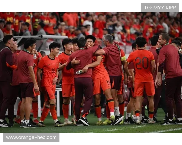 中国足球队备战世预赛 新阵容亮相引发热议 目标冲击世界杯决赛圈