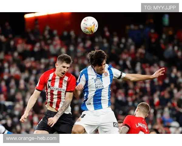 西班牙足球甲级联赛：巅峰对决引爆热血角逐